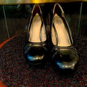 Life Stride  black shoes with memory foam